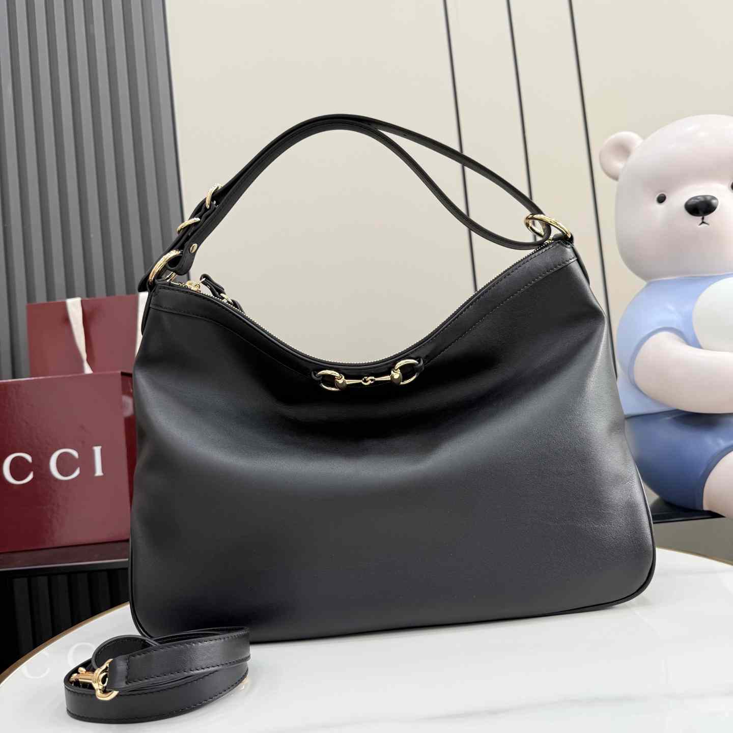 Gucci Starlet Large Shoulder Bag A00CI2 - DesignerGu