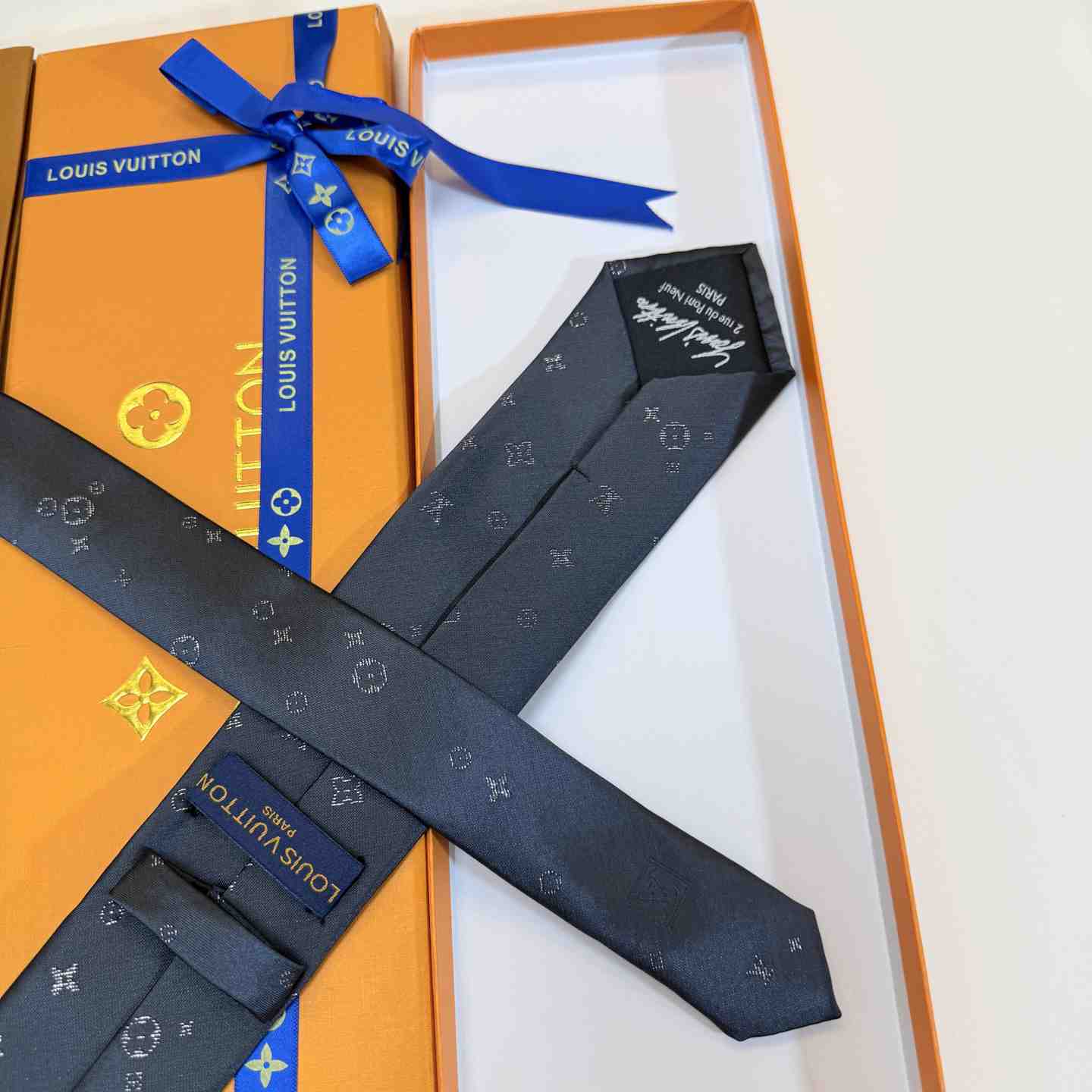 Louis Vuitton LV Starry Night Tie M9A447 - DesignerGu