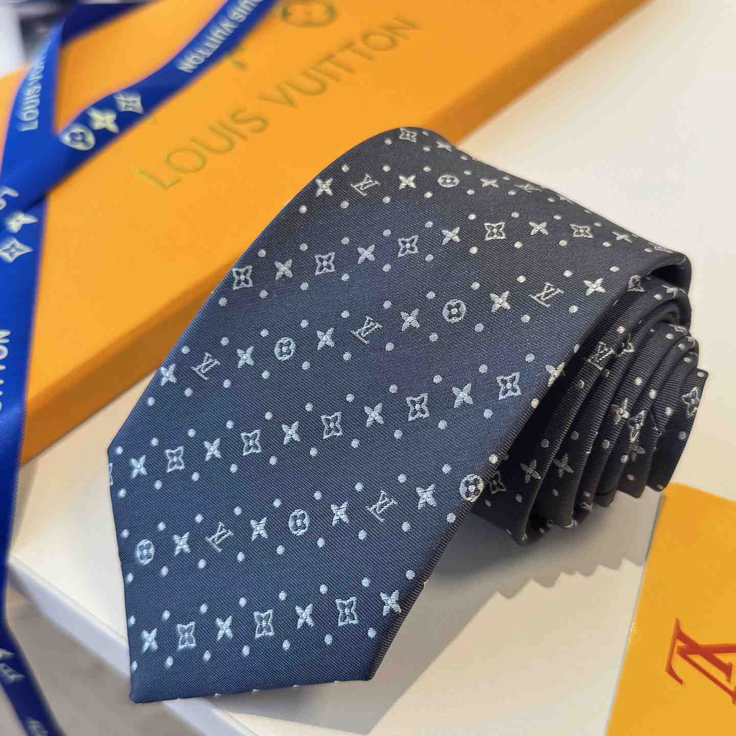 Louis Vuitton Stormy Monogram Tie M97528 - DesignerGu