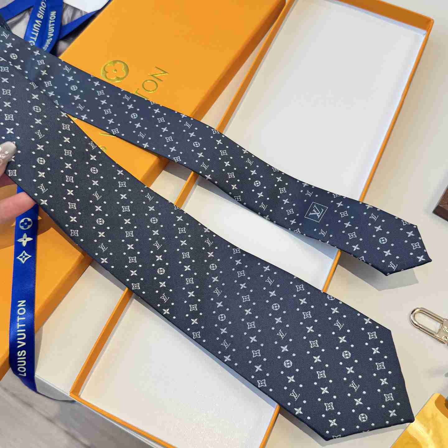 Louis Vuitton Stormy Monogram Tie M97528 - DesignerGu