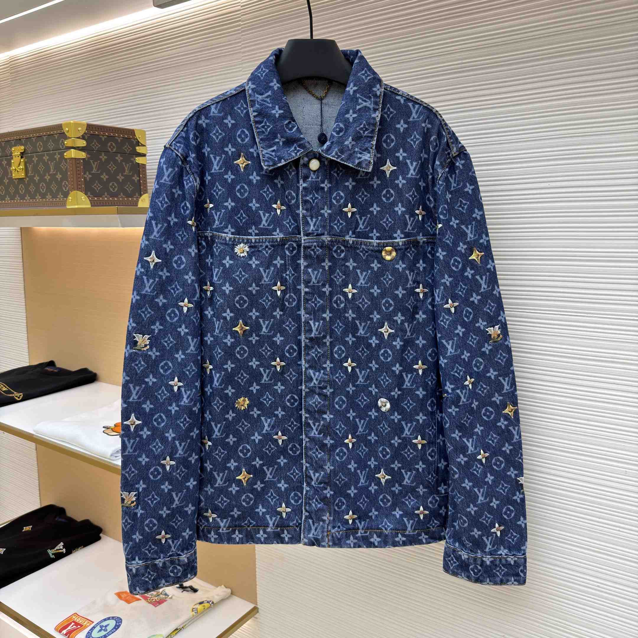 Louis Vuitton Monogram Embroidered Denim Overshirt 1AJRNU - DesignerGu