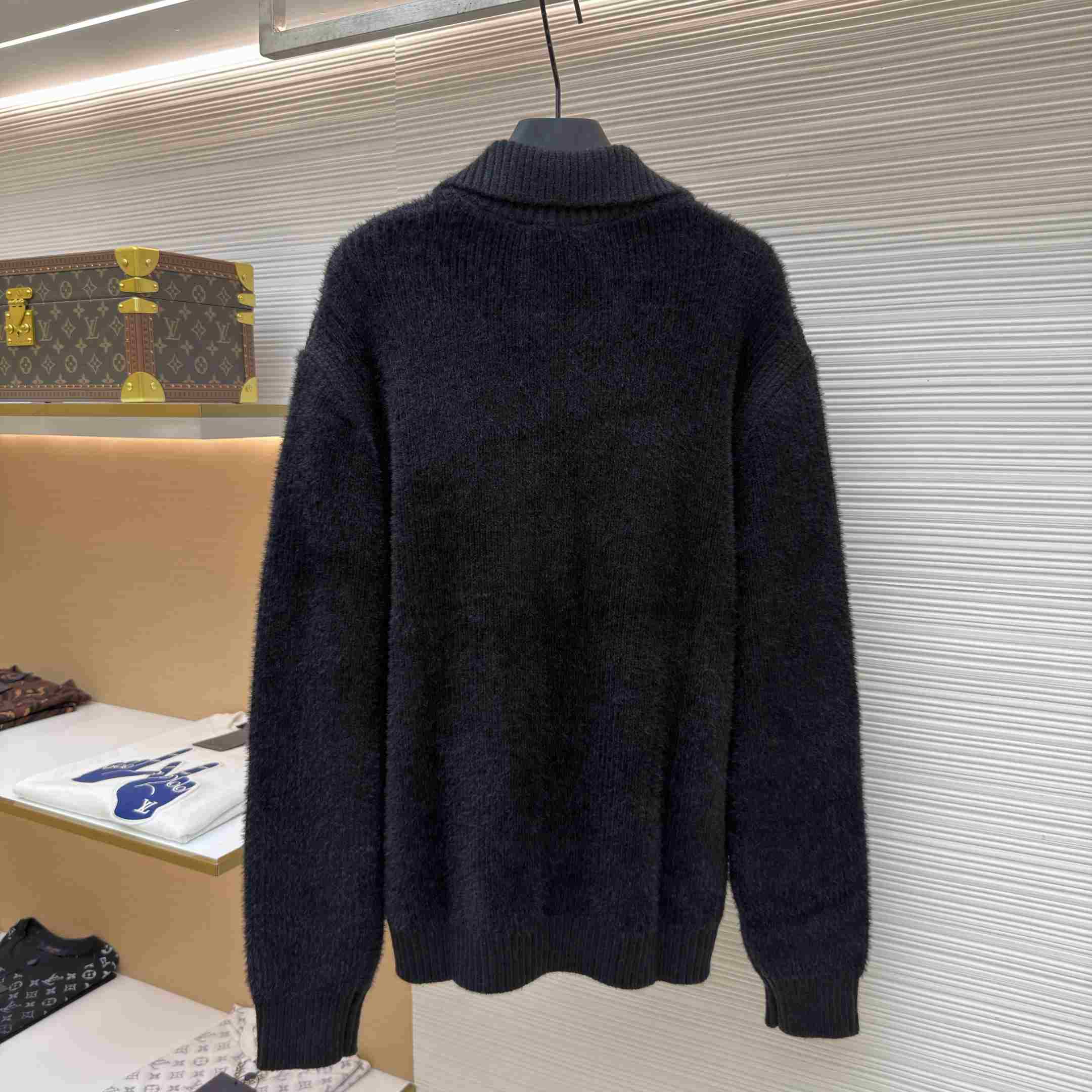 Louis Vuitton Zippered Textured Overshirt 1AKLVI - DesignerGu