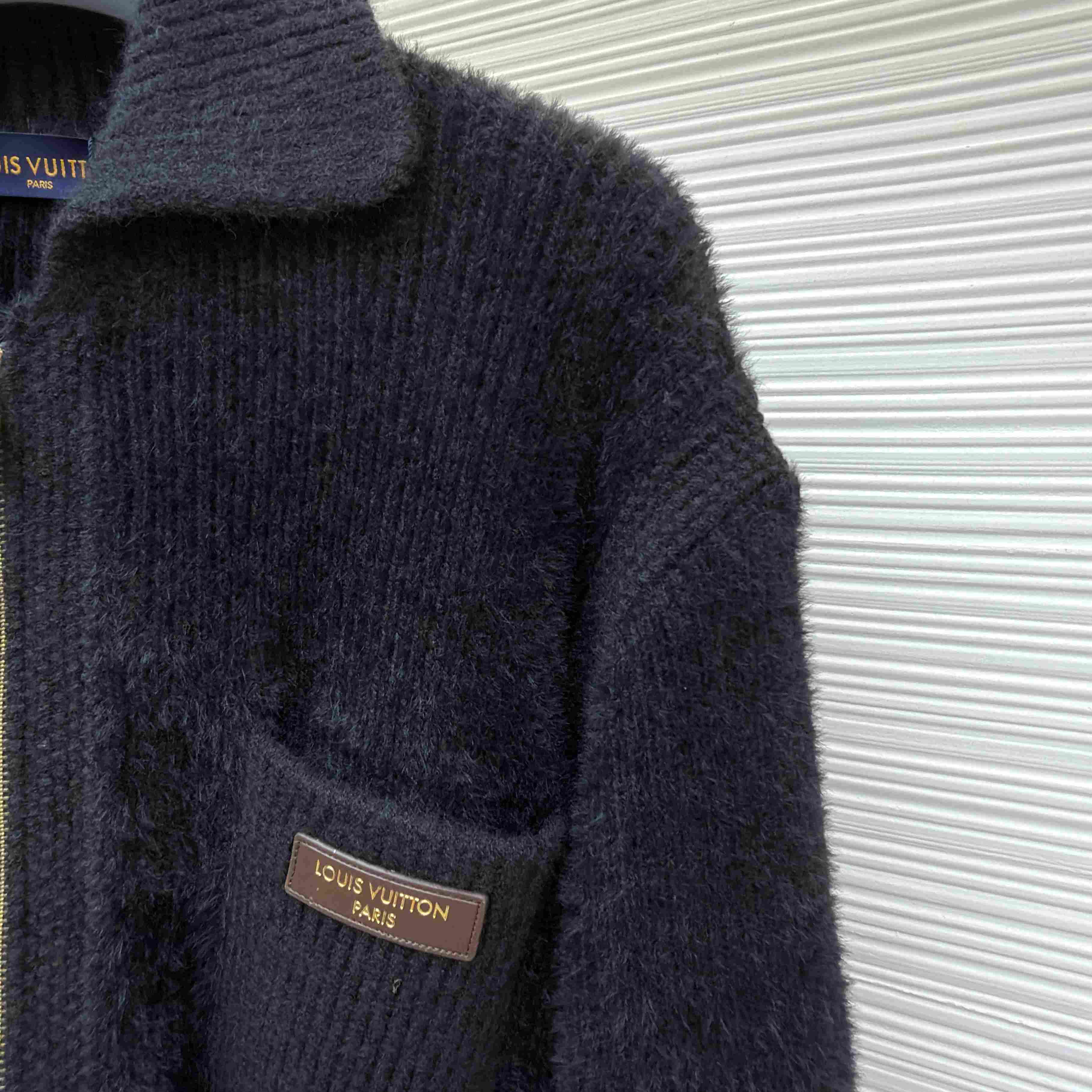 Louis Vuitton Zippered Textured Overshirt 1AKLVI - DesignerGu