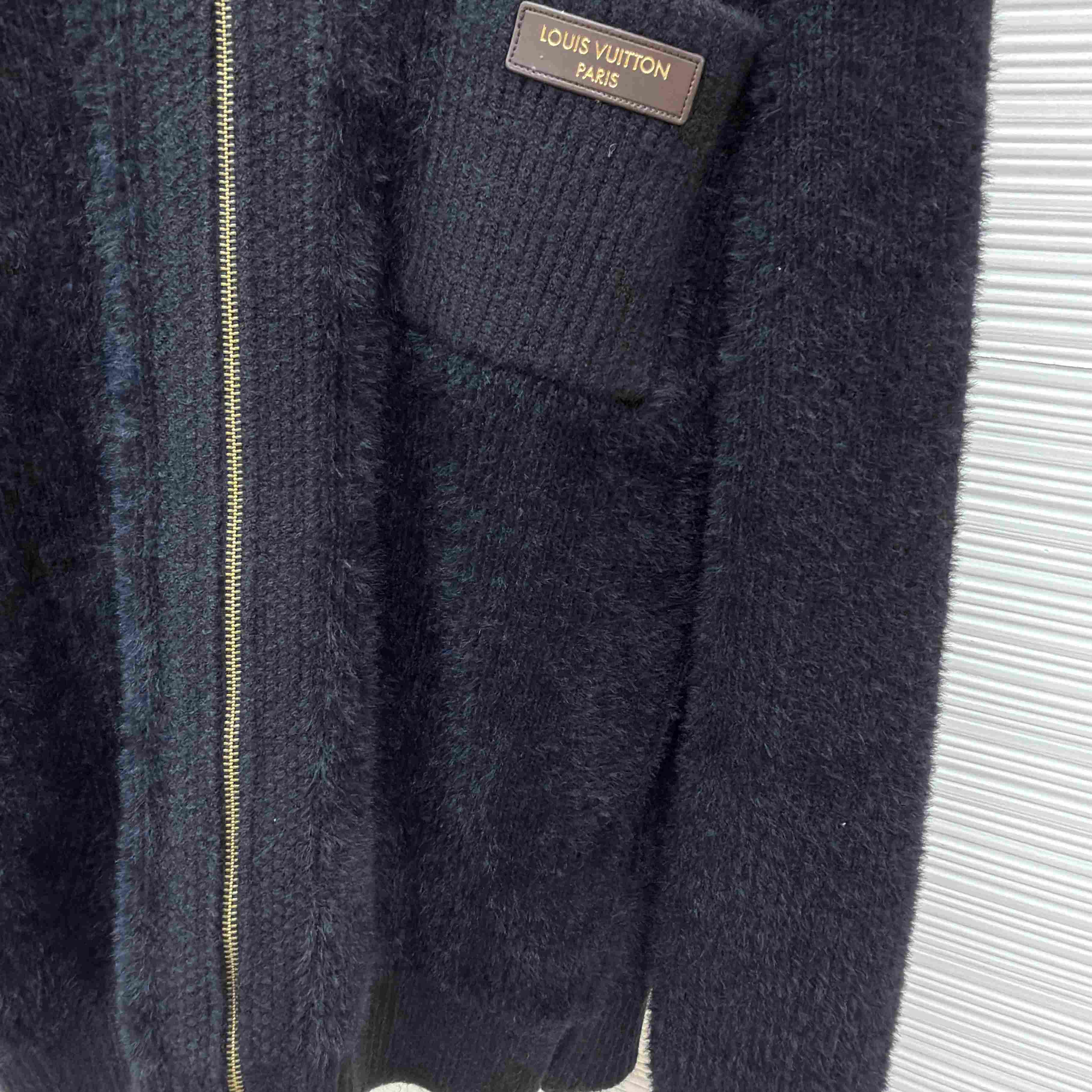 Louis Vuitton Zippered Textured Overshirt 1AKLVI - DesignerGu