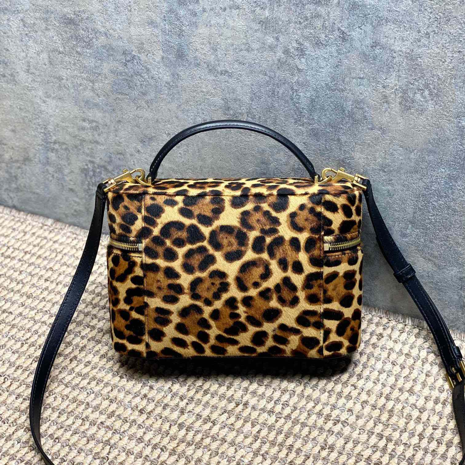Saint Laurent GABY Vanity large In Suede - DesignerGu