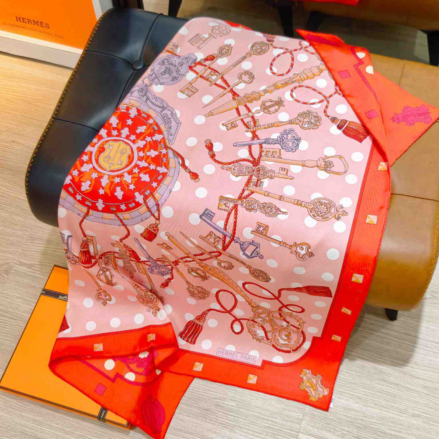 Hermes Les Cles Double Face Scarf 90 - DesignerGu