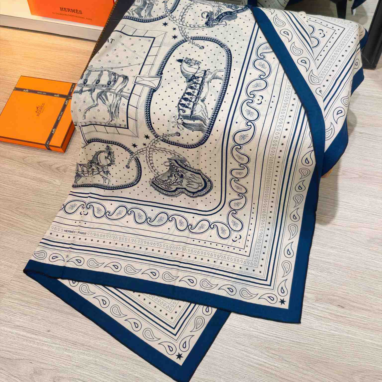 Hermes Grand Apparat Bandana Shawl 140 - DesignerGu