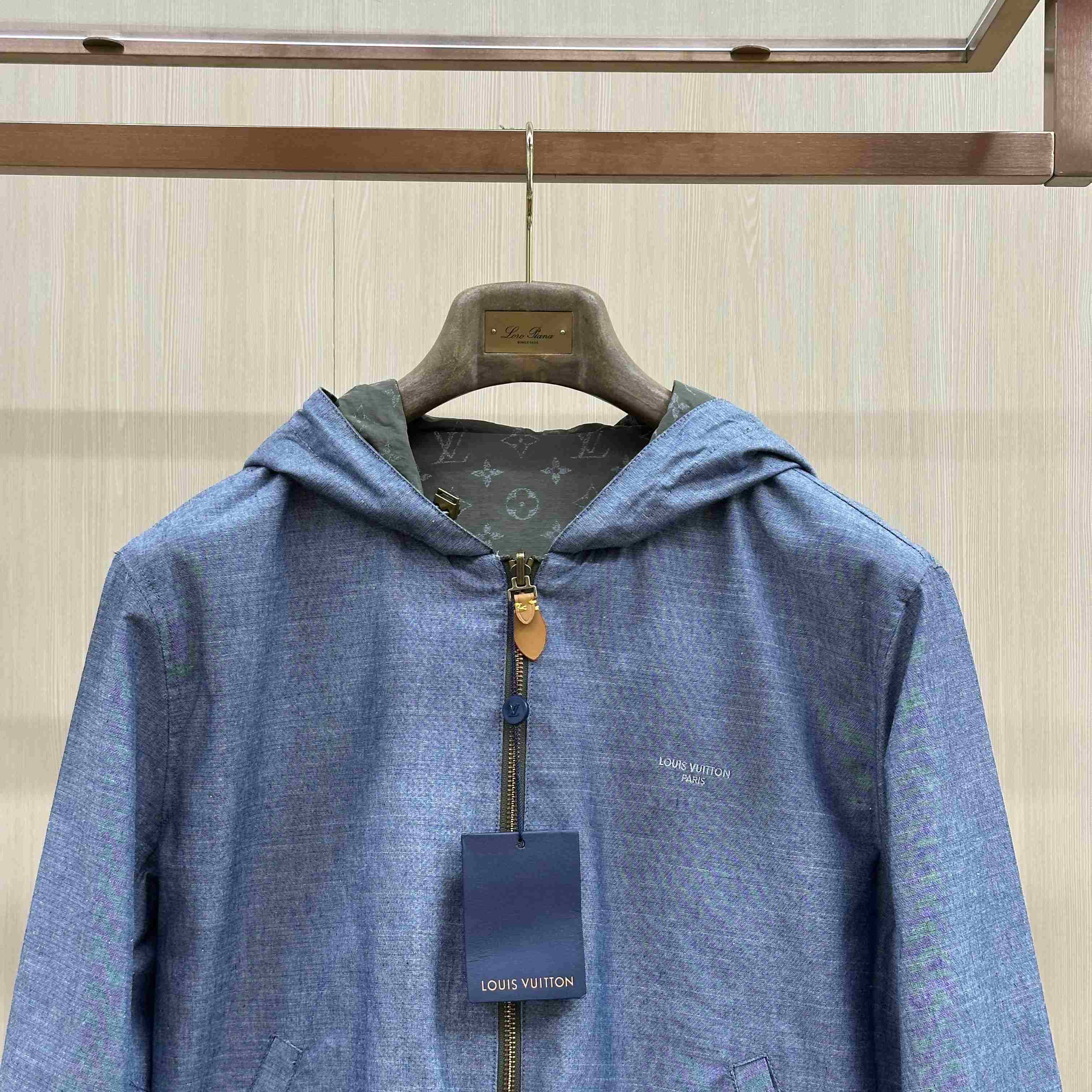 Louis Vuitton Reversible Monogram Reflective Windbreaker 1AKOFT - DesignerGu