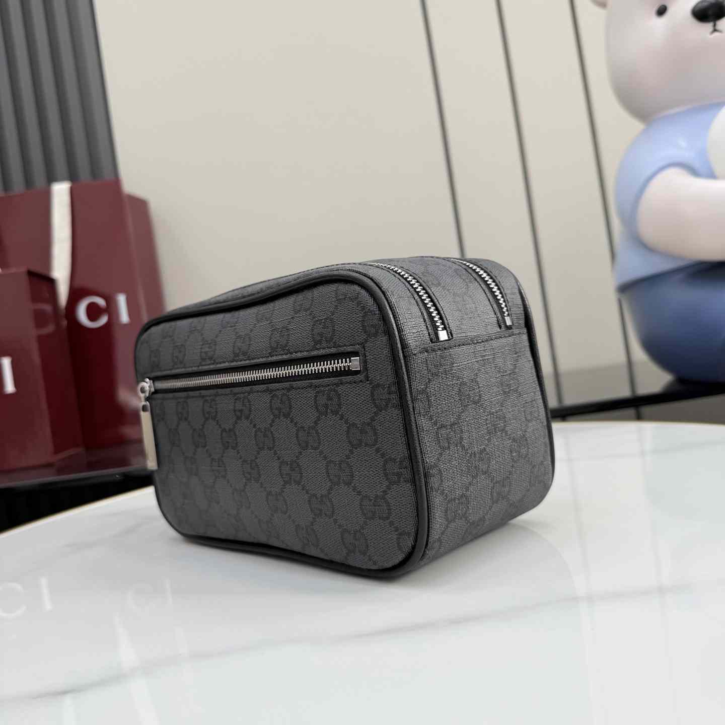 Gucci Essence Classic small Toiletry Case A00CRX - DesignerGu