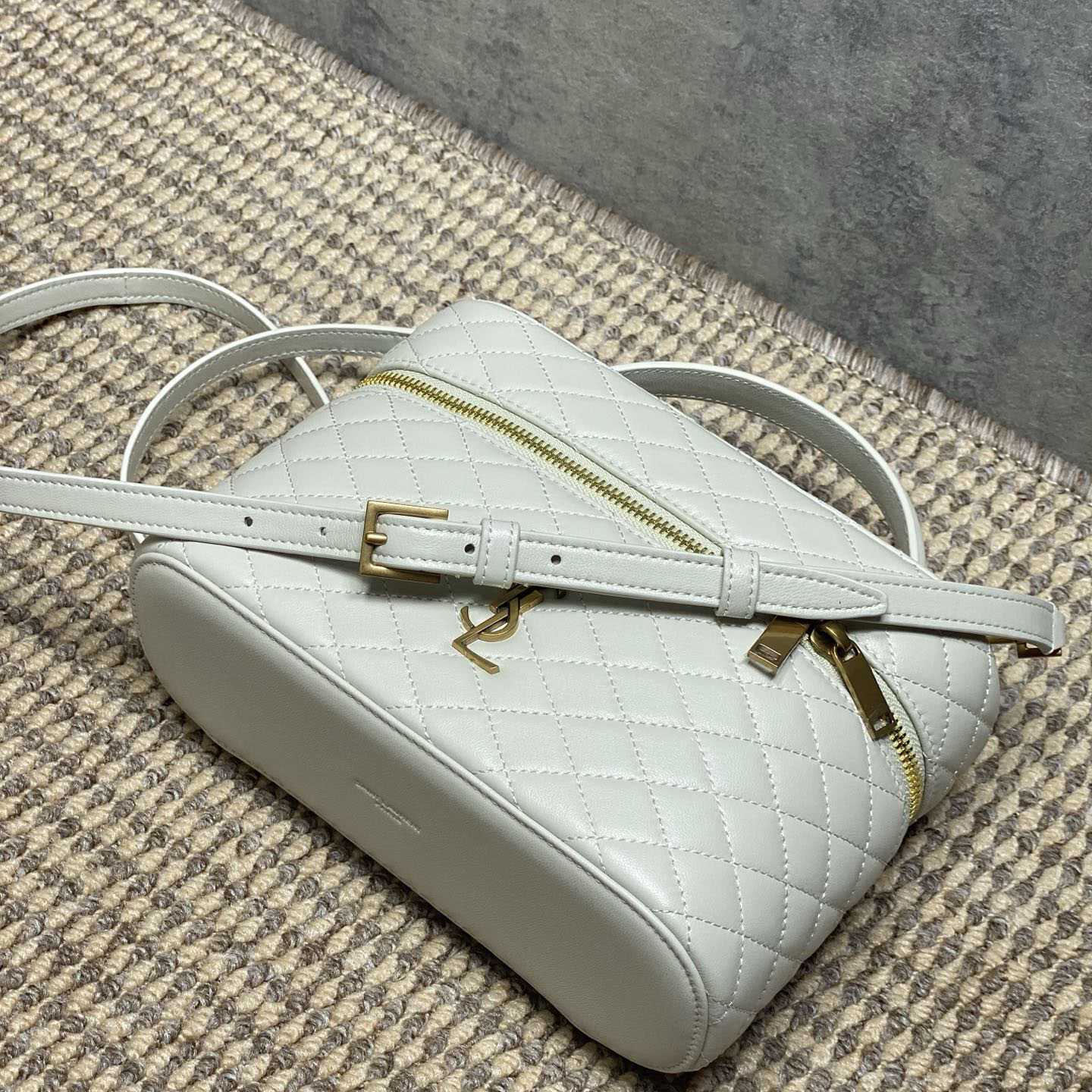 Saint Laurent GABY Vanity Large In Lambskin - DesignerGu