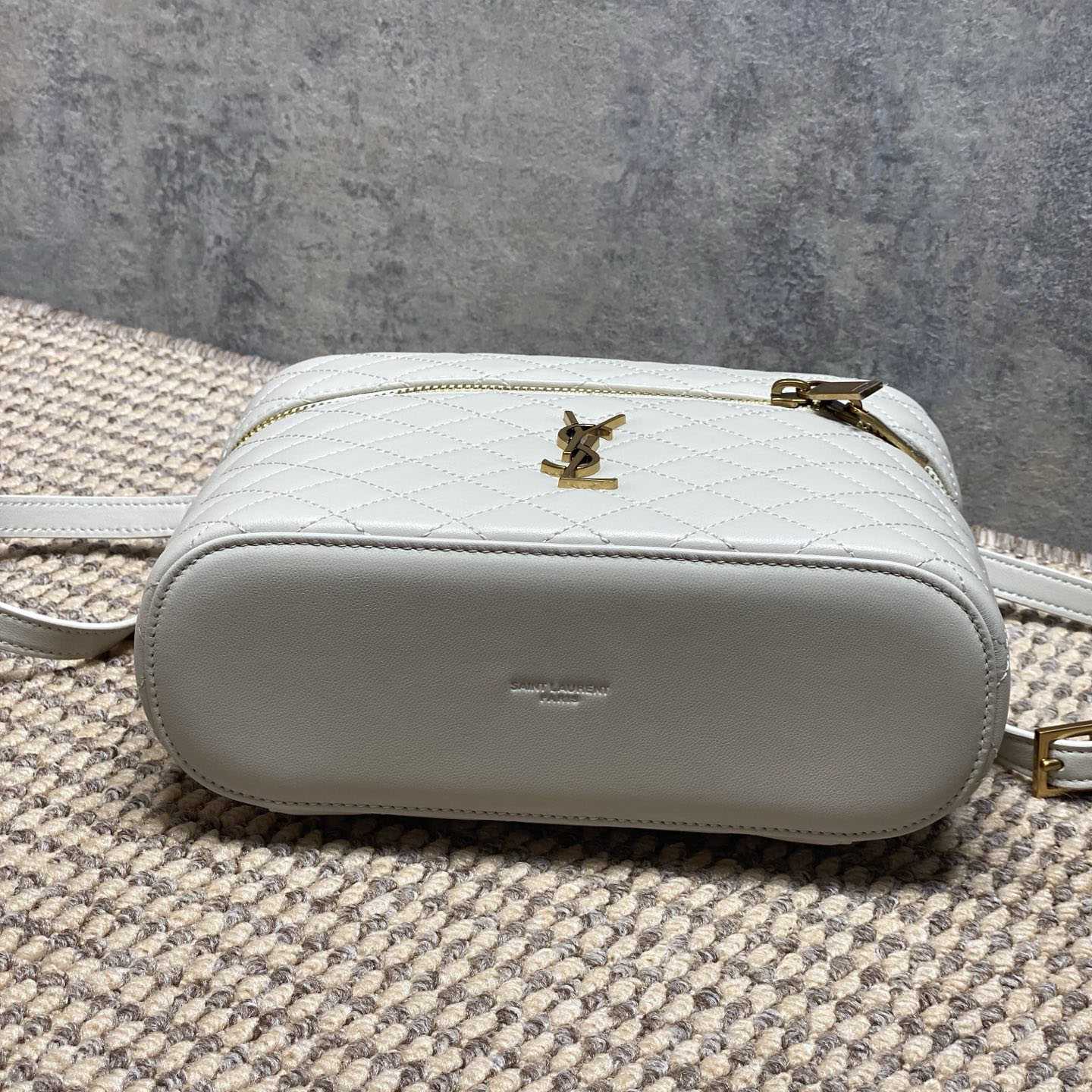 Saint Laurent GABY Vanity Large In Lambskin - DesignerGu